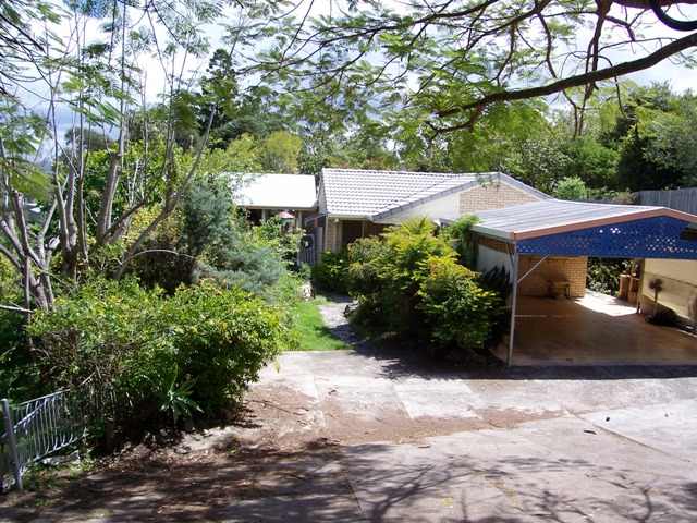 LARGE BLOCK IN TOWN Picture 1