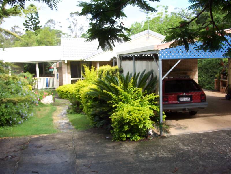 LARGE BLOCK IN TOWN Picture 2