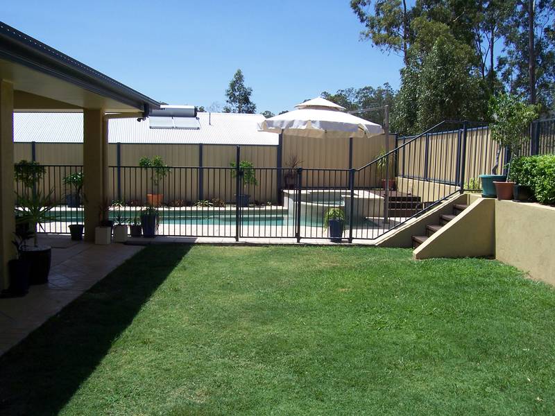 CONTEMPORARY CUSTOM DESIGN Picture 3