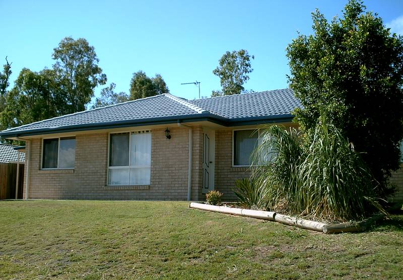 4 BEDROOM BRICK HOME ON THE SOUTHSIDE Picture 1