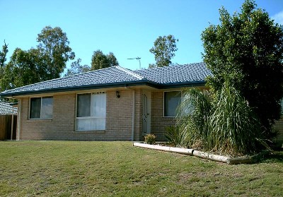 4 BEDROOM BRICK HOME ON THE SOUTHSIDE Picture 4 BEDROOM BRICK HOME ON THE SOUTHSIDE Picture