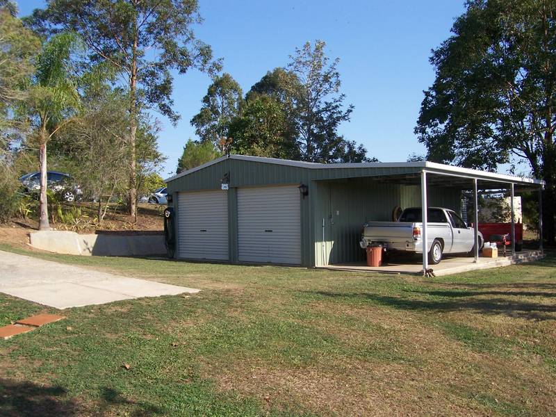 3 BEDROOM HOME ON 2.5 ACRES Picture 2