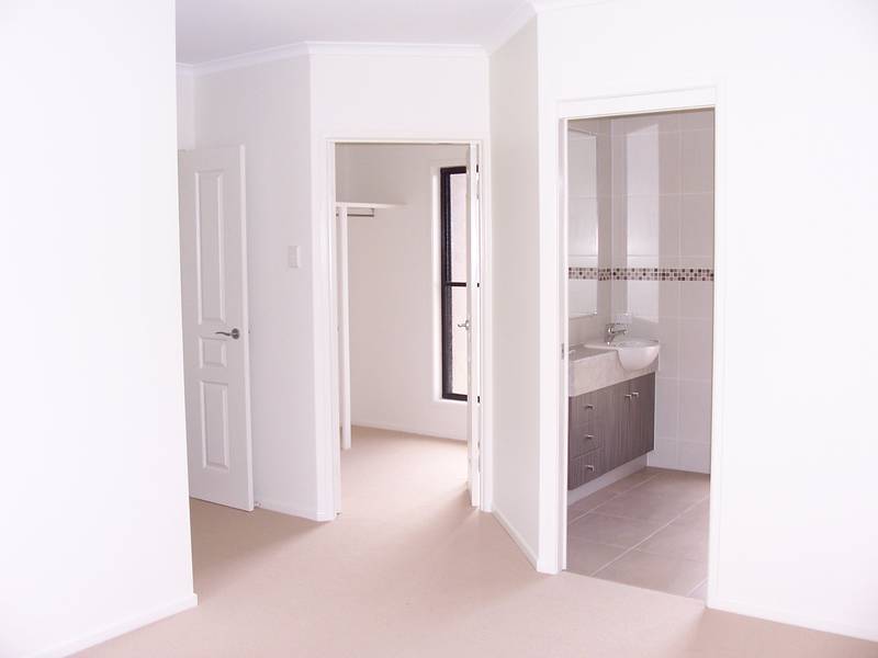 FAIRVIEW PARK ESTATE Picture 3