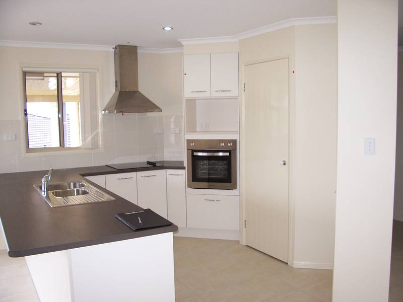 BE THE FIRST TO SEE Picture 1