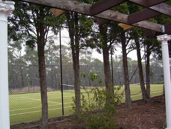 PRESTIGIOUS COUNTRY MANSION WITH DELIGHTFUL VIEWS, OVERLOOKING 26.5 ACRES Picture 3