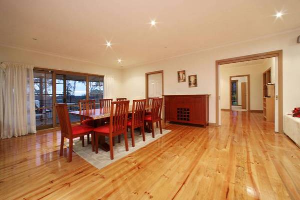 Classic Colonial On Over 1/3 Acre Picture Classic Colonial On Over 1/3 Acre Picture