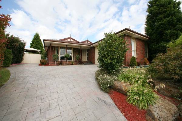 The Entertainer Picture 1