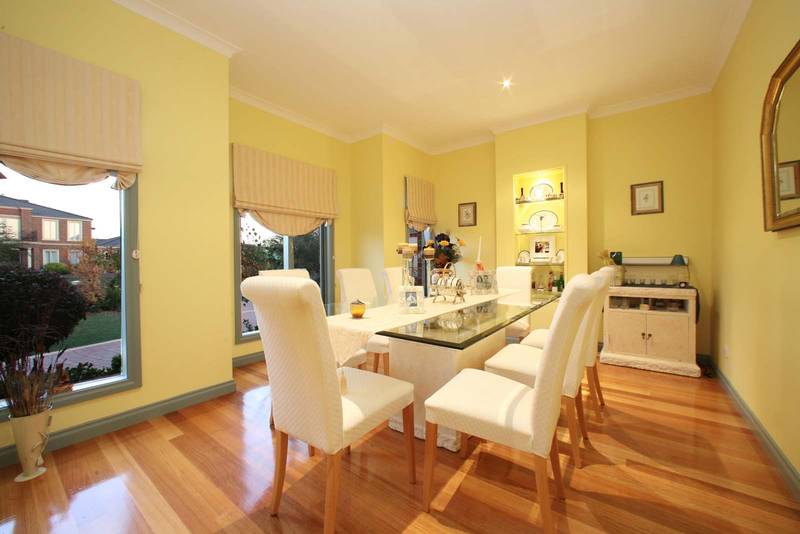 'Carringtons' Finest On 1/3 Acre Picture 3