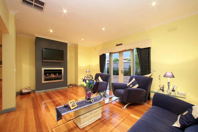 'Carringtons' Finest On 1/3 Acre Picture 2