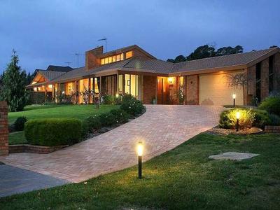 An Absolute Gem on ½ Acre Picture An Absolute Gem on ½ Acre Picture