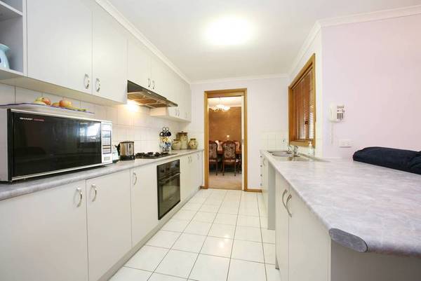 Just Move In! Picture 2