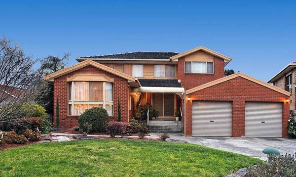 Premier Location, Superior Home Picture 1