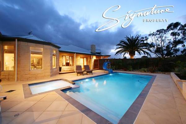 5 Star Living on 1600m2 Picture 2