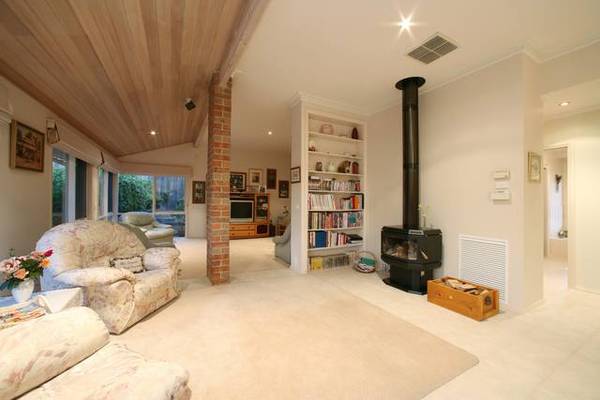 Impressive & Beautifully Appointed On Near 1/4 Acre Picture Impressive & Beautifully Appointed On Near 1/4 Acre Picture