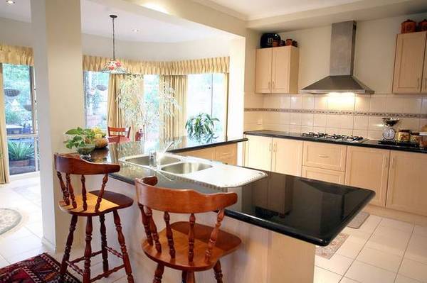 Big, Bold & Beautiful!! Picture 2