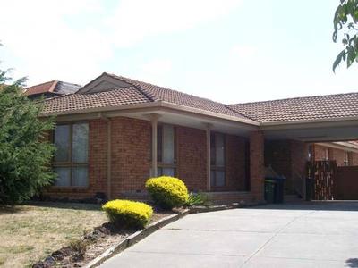 SPACIOUS
FAMILY HOME WITH LOADS OF STORAGE AREA Picture