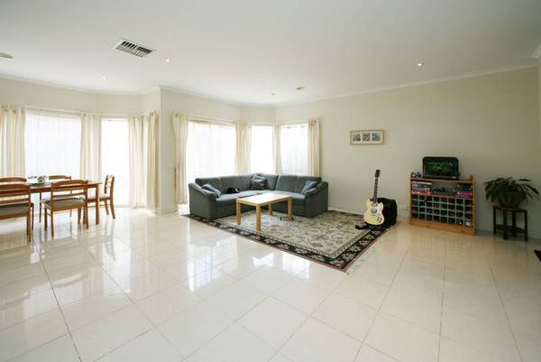 In Quest of the Best? Picture