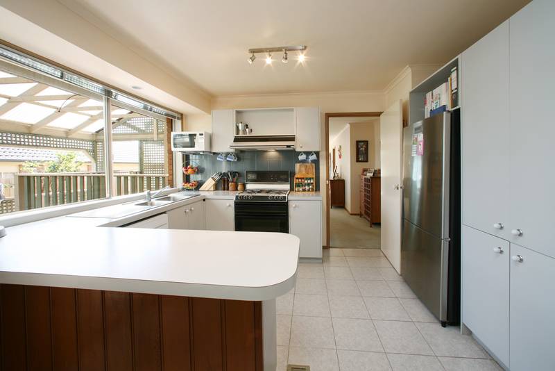 Great Opportunity - Great Location! Picture 2