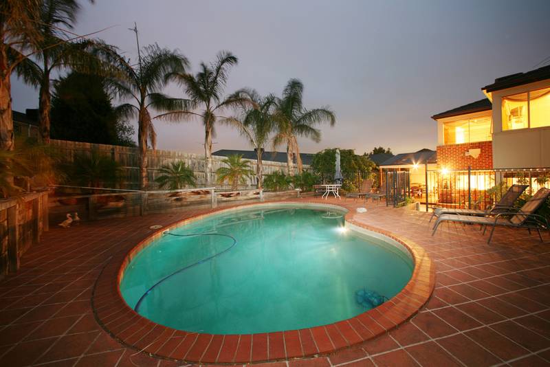 One Word - 'Spectacular' Picture 2