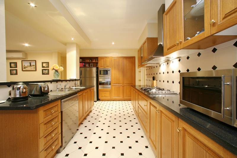 Stunning Home in Premium Location Picture 2