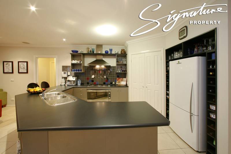 Luxury, Space and a Superior Location Picture 3