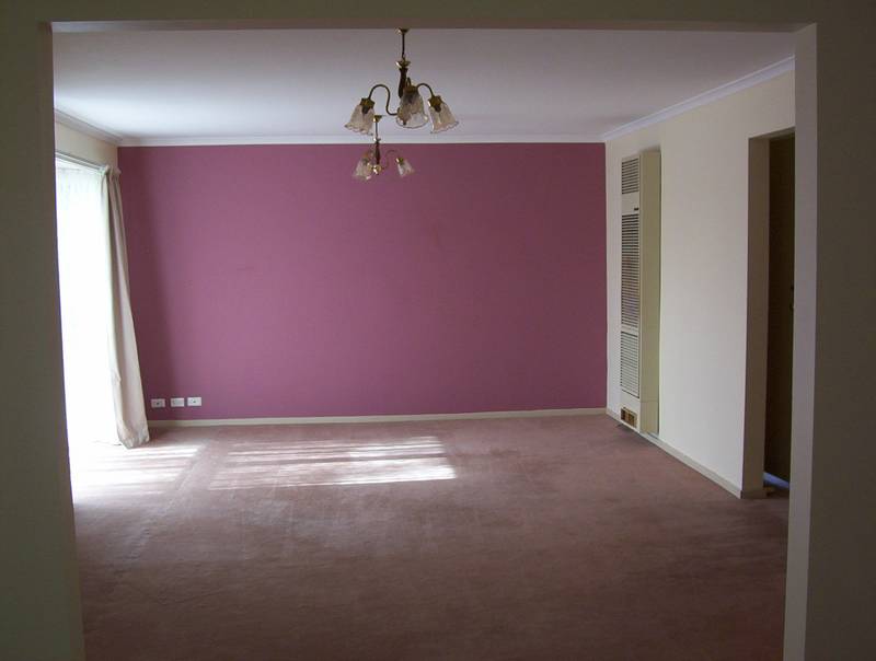 INGROUND POOL! GREAT LOCATION! AFFORDABLE FAMILY HOME! Picture