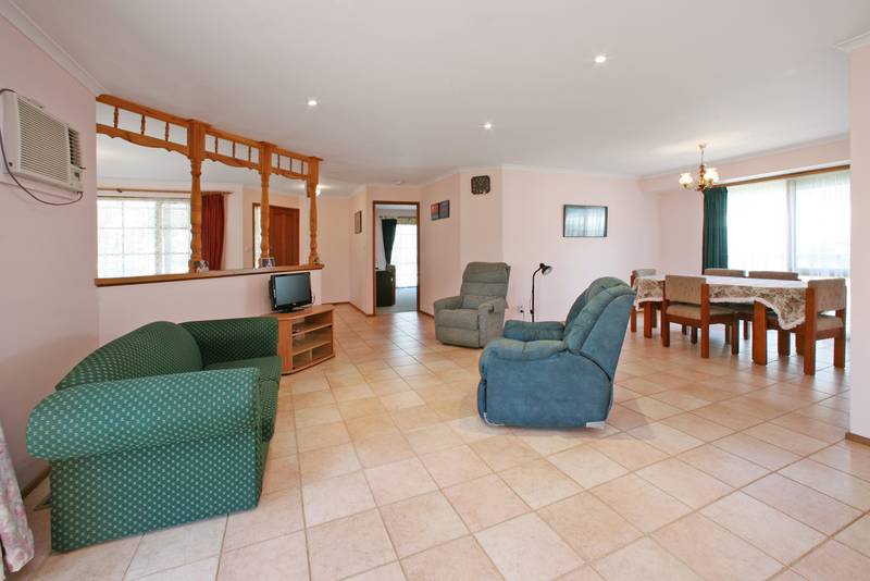 Open Plan Living with Character Picture 3