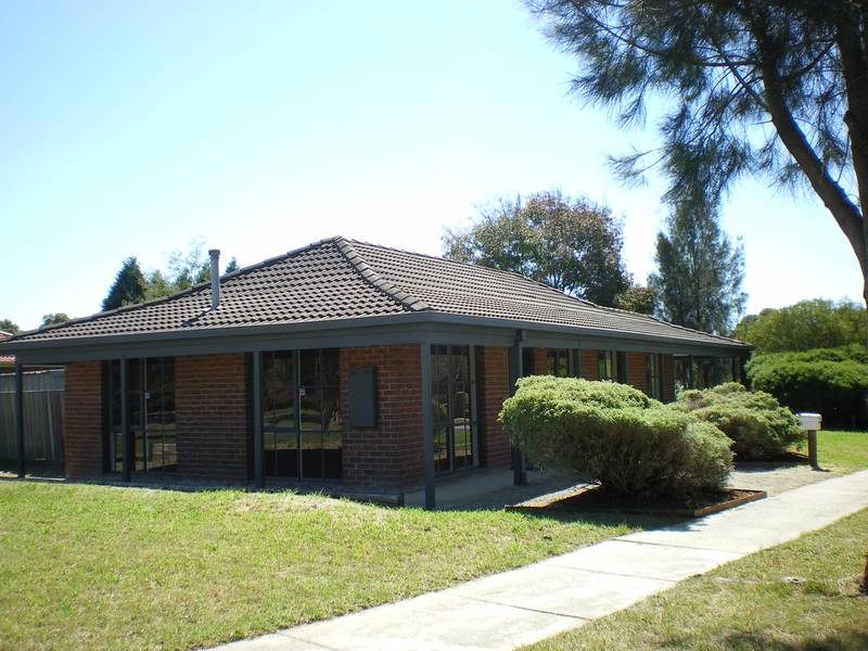 REFURBISHED HOME IN COURT LOCATION! Picture
