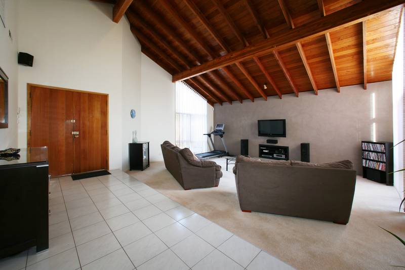 Contemporary Classic! Picture 2