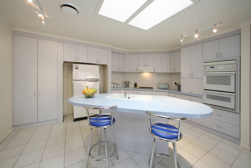 Contemporary Classic! Picture 3