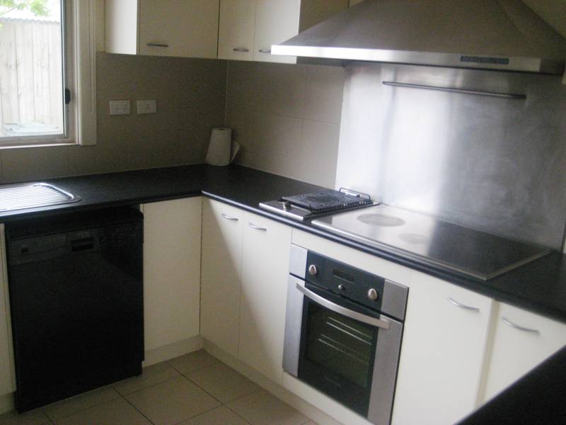 FANTASTIC BEACHSIDE LOCATION! Picture 2