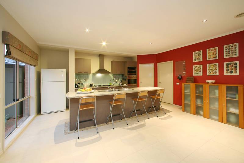 Standing Proud In Sovereign Crest Picture 2