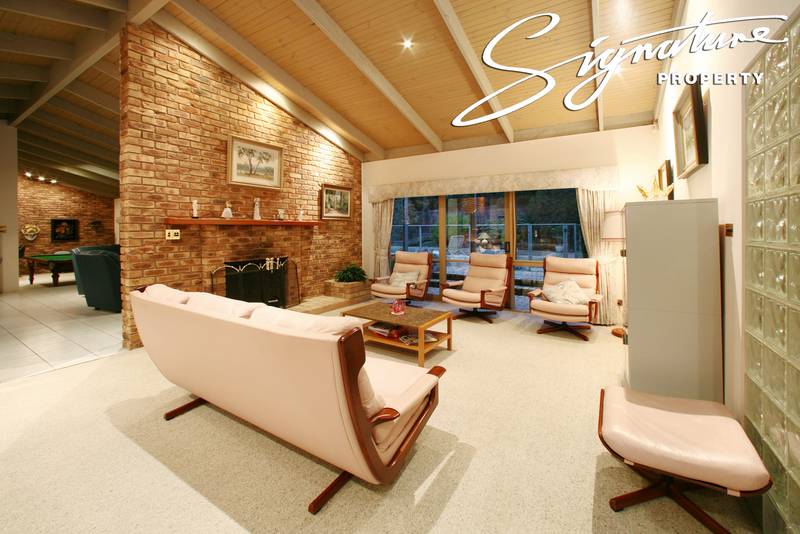 'Shangri-La'on 1/3 Acre Picture 3