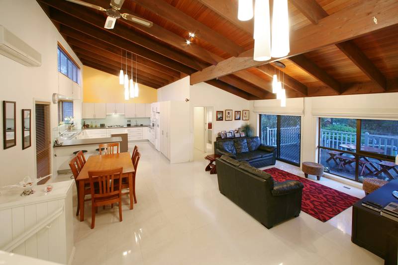 Serene Location For The Biggest Family Picture 3