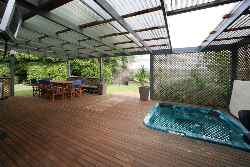 Simply Perfect and Cleverly Modern Picture 3