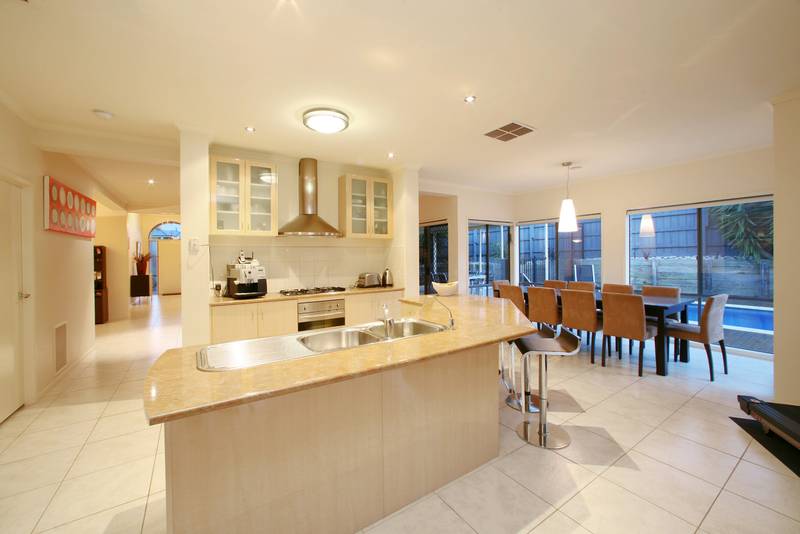 Resort Living Every Day! Picture 2