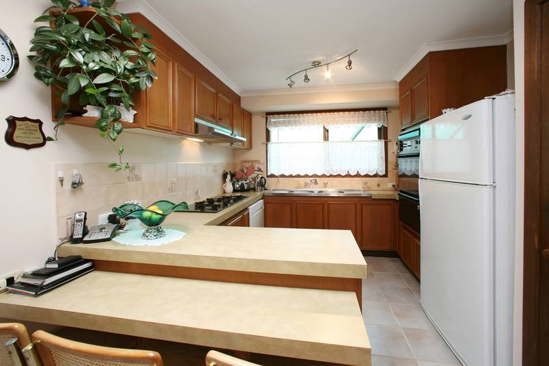 Perfectly Maintained Family Home Picture 2