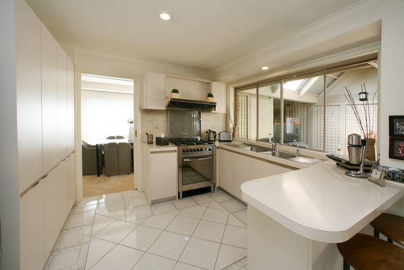 A Real Gem, a Great Location! Picture 2