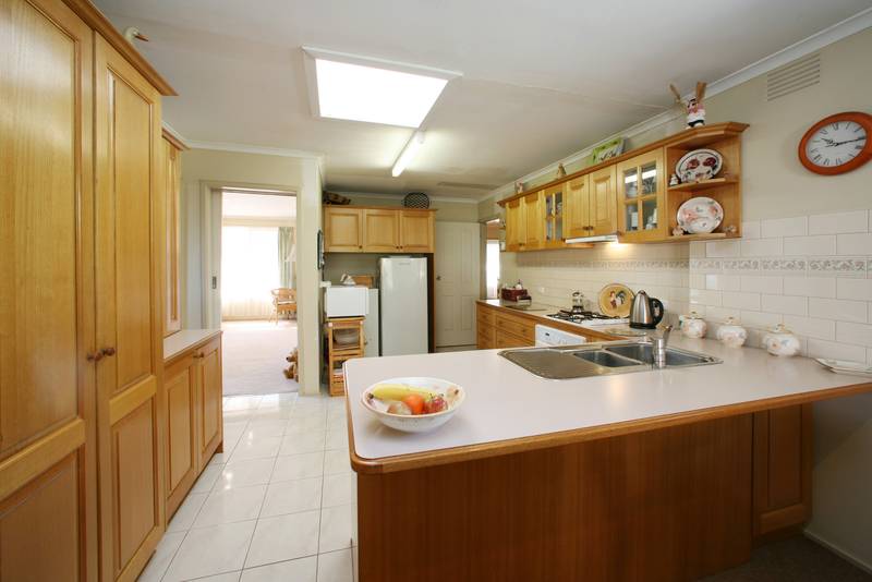 Join the Queue for This One Picture 2