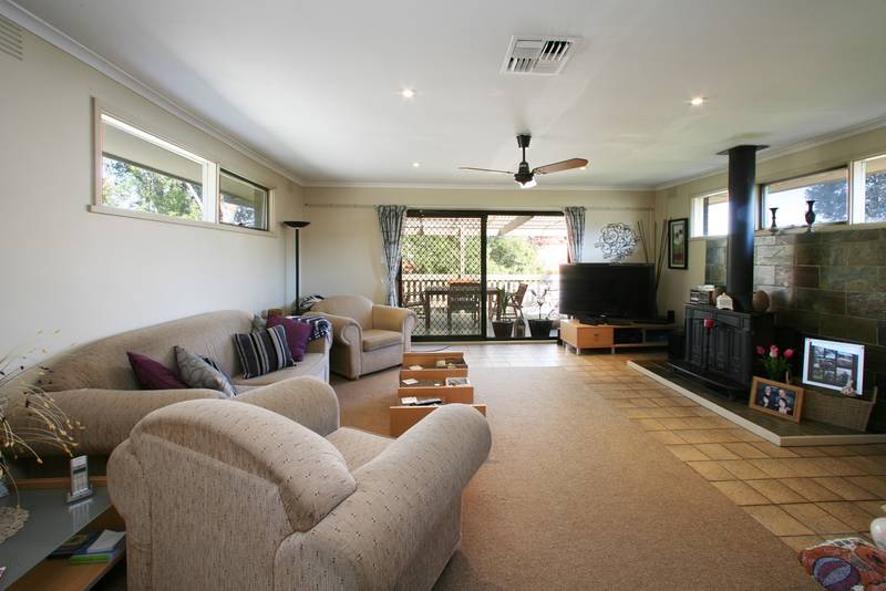 Join the Queue for This One Picture 3