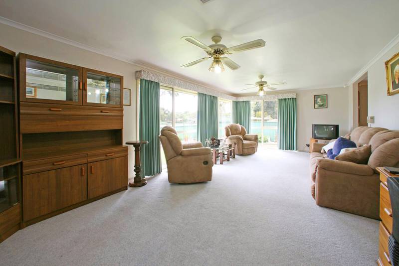 Immaculate Presentation, Prime Location Picture 3