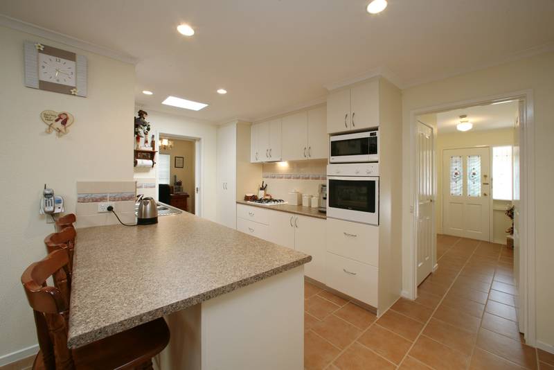 Ideal Family Living Picture 2