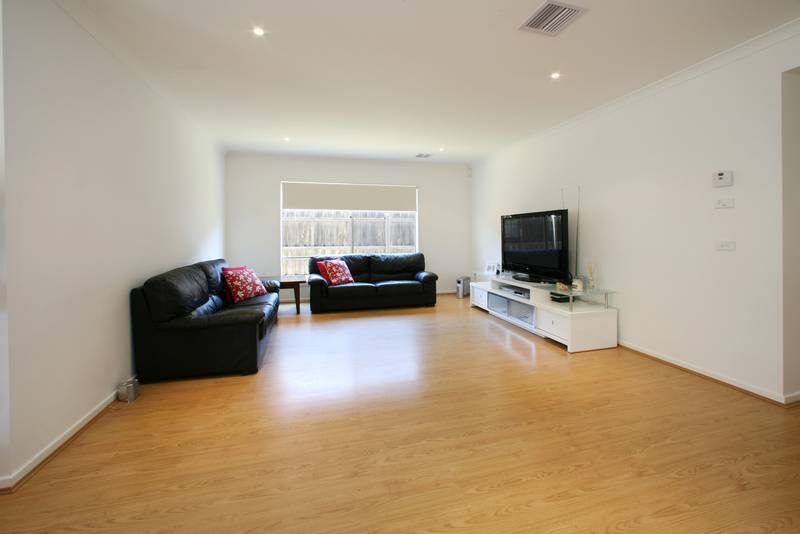 Near New with a Beautiful View Picture 3