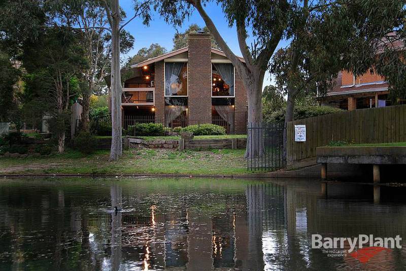 'The Lakes' - Waterfront Living Picture 1