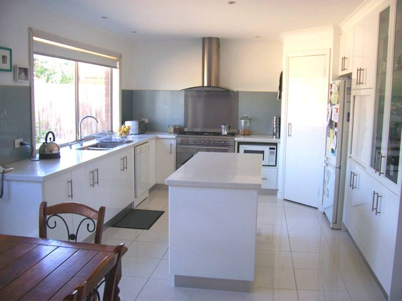 BIG, BOLD & BEAUTIFUL! Picture 2