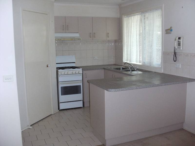 CUTE HOME IN QUIET LOCATION WITH GARDEN MAINTENANCE INCLUDED Picture 1