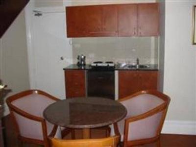 Fully Furn. Studio & One Bdrm Apts Picture