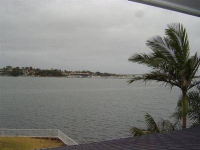 Waterfront Apartment - Shared Accommodation Picture