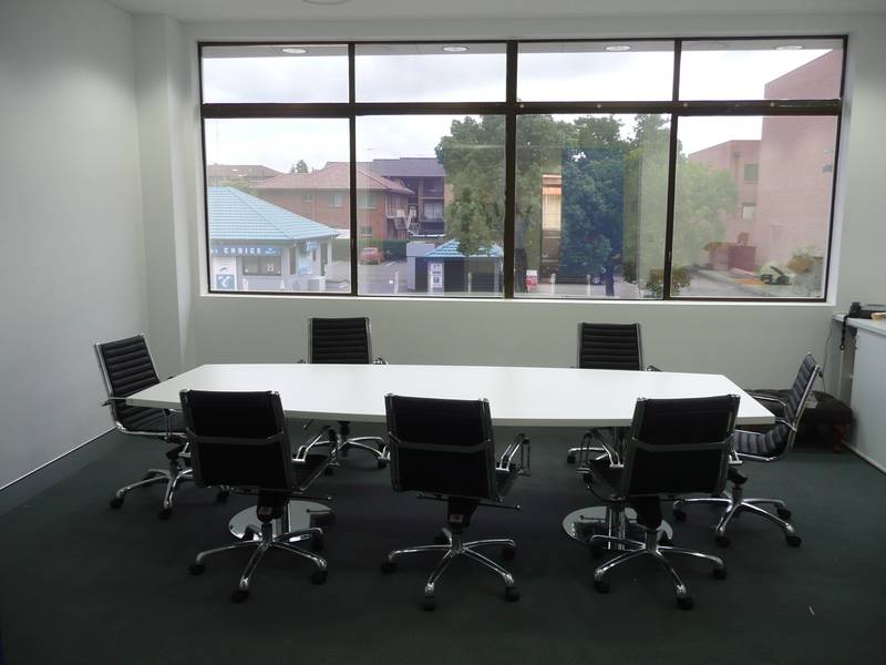 Premium Location - Massive Exposure - Entire Floor Picture 3