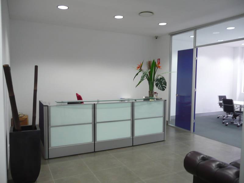 Premium Location - Massive Exposure - Entire Floor Picture 2